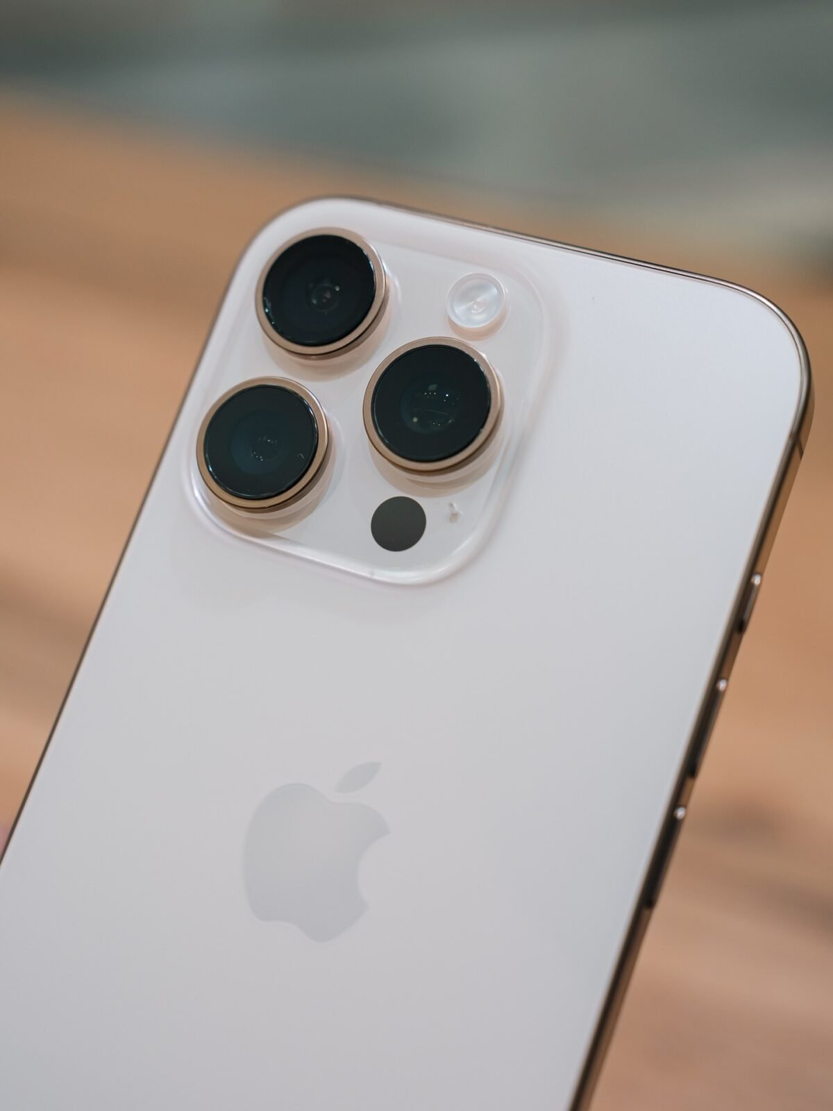 iPhone 16 Pro (256GB) - Image 3