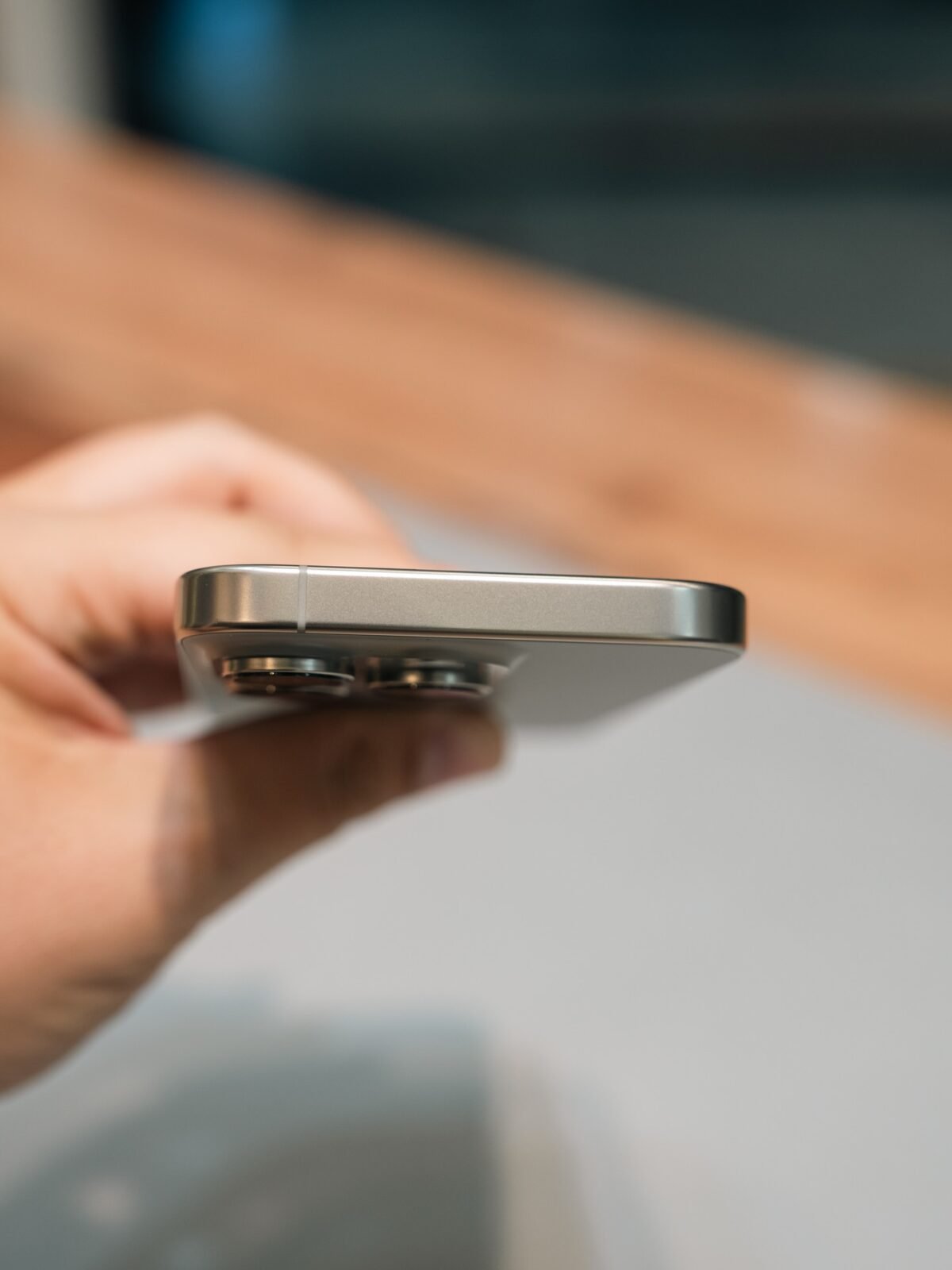 iPhone 16 Pro (512GB) - Image 3