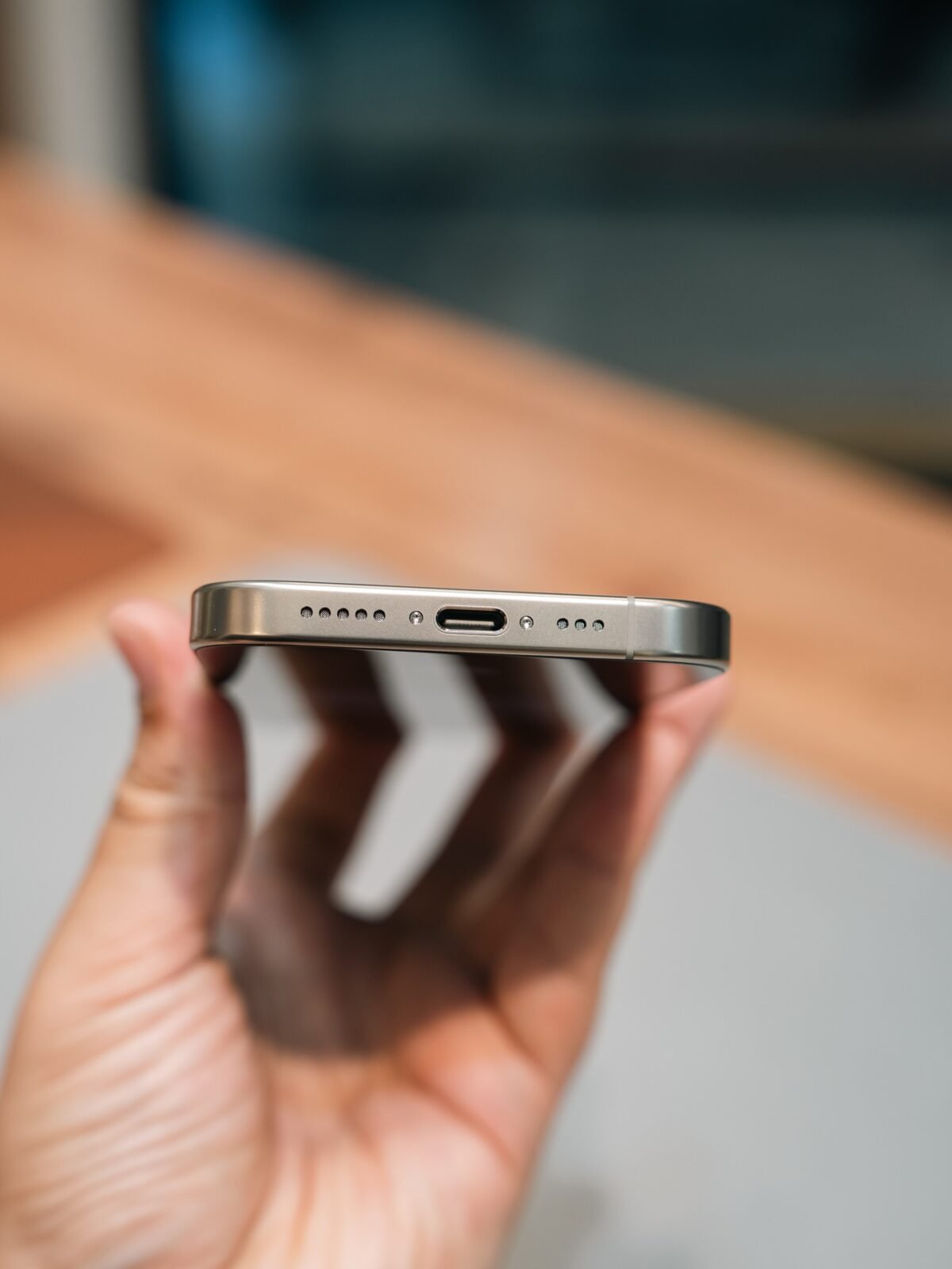 iPhone 16 Pro (512GB) - Image 6
