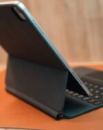 iPad Air 13" M2 – 128 GB With Magic Keyboard 12.9" - Image 2