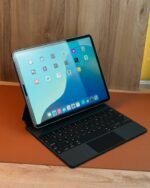 iPad Air 13" M2 – 128 GB With Magic Keyboard 12.9"