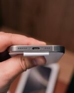 iPhone 16 Pro - Image 4