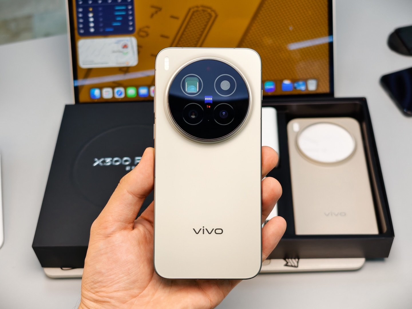 pixelbek.kg-20260204-0084 Vivo X300 Pro – 16GB / 512GB (Open Box, Like New) - Image 1