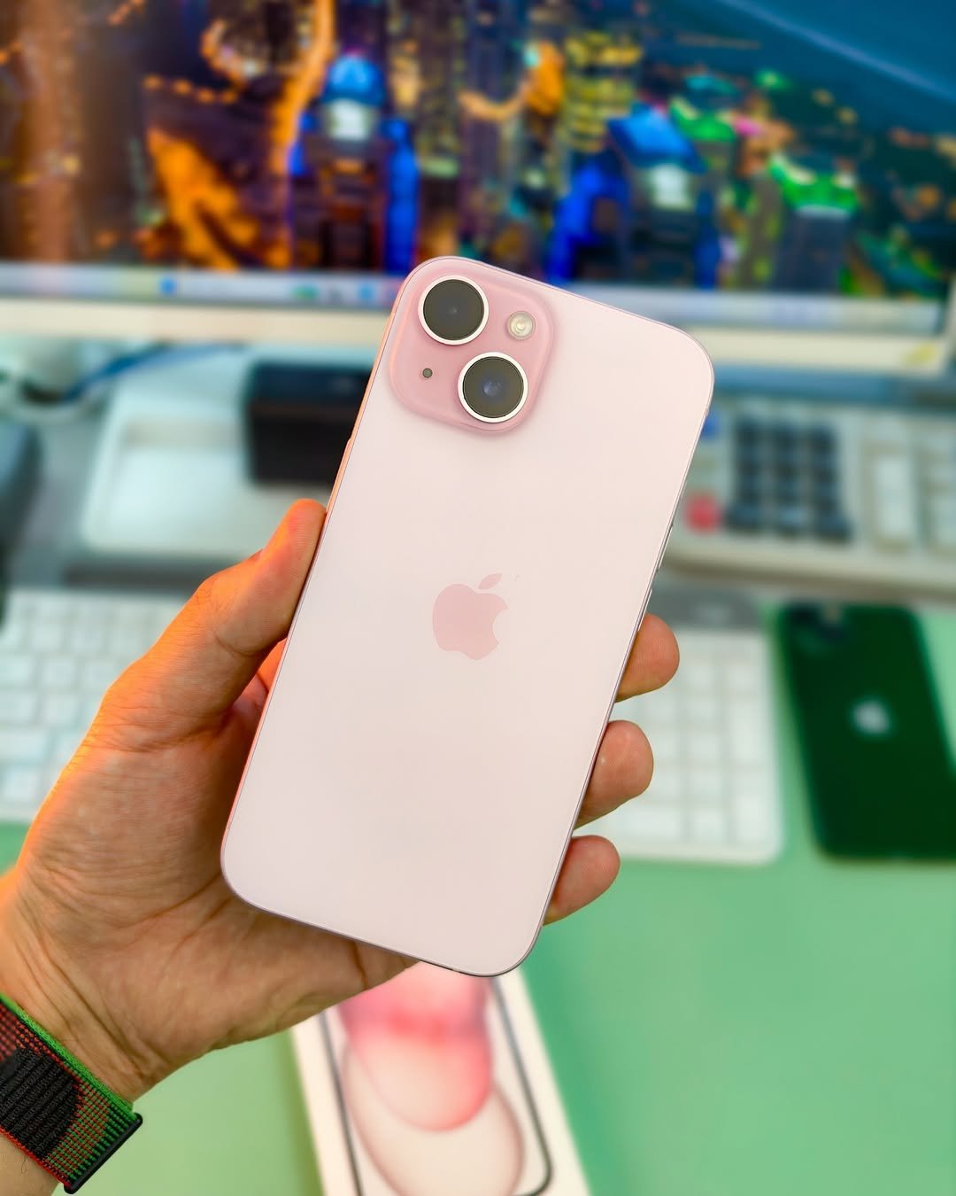 pixelbek.kg-20260210-0072 iPhone 15 โ 128GB Pink (Hong Kong Dual SIM, Used, Perfect Condition, ๐90%, Box) - Image 1