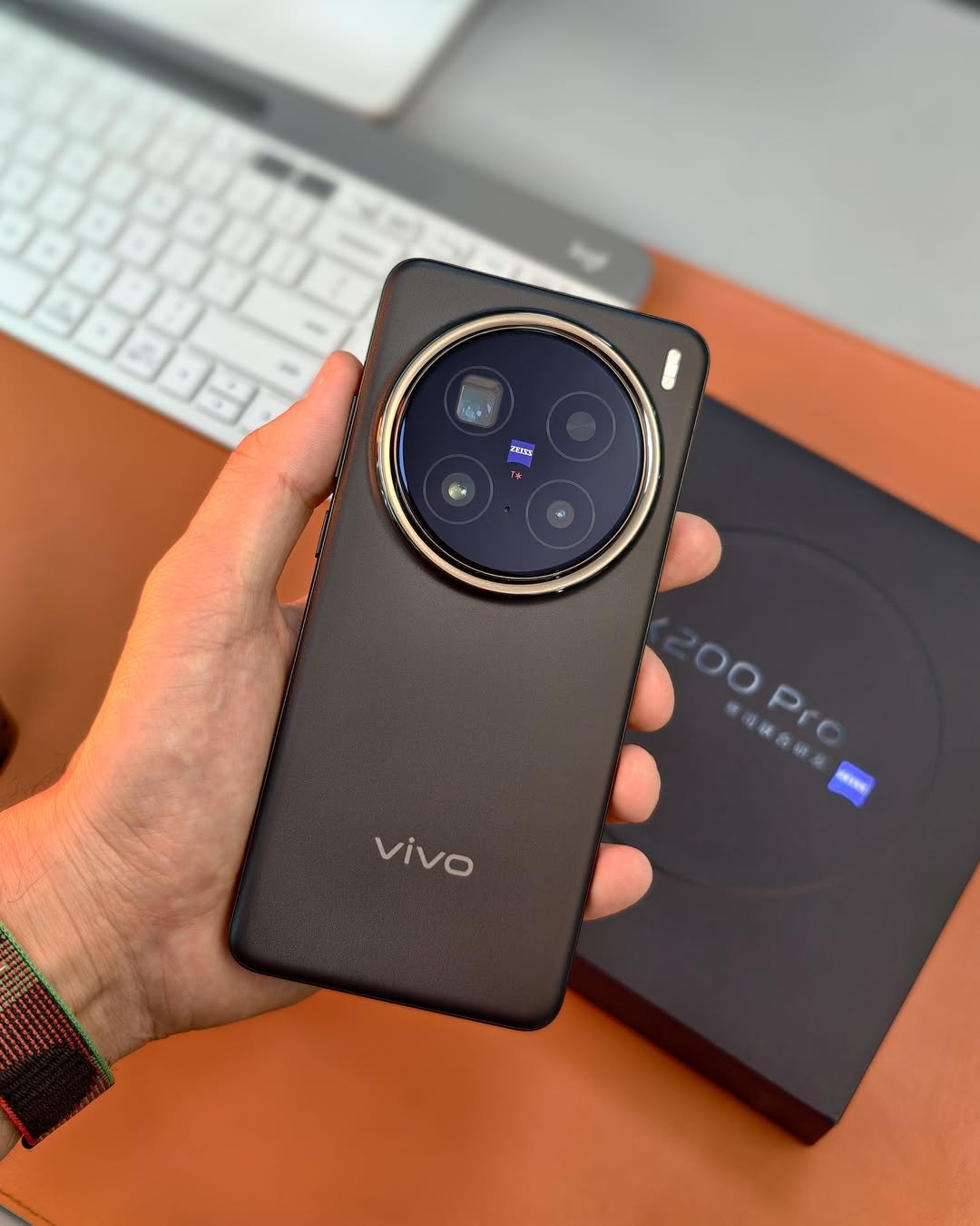 pixelbek.kg-20260210-0082 Vivo X200 Pro – 16GB / 512GB (Used, Perfect Condition, Complete Set) - Image 1