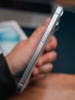 iPhone 15 – 128GB (Used, 🔋90%, Box Included) - Image 5