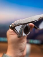 Ray-Ban Meta Wayfarer – Shiny Warm Stone / Polar Gradient Graphite (Used, Excellent Condition, Complete Set) - Image 3