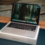 MacBook Air 13.6" M4 – 16GB / 512GB Silver (Used, 🔋28 Cycles, Complete Set)