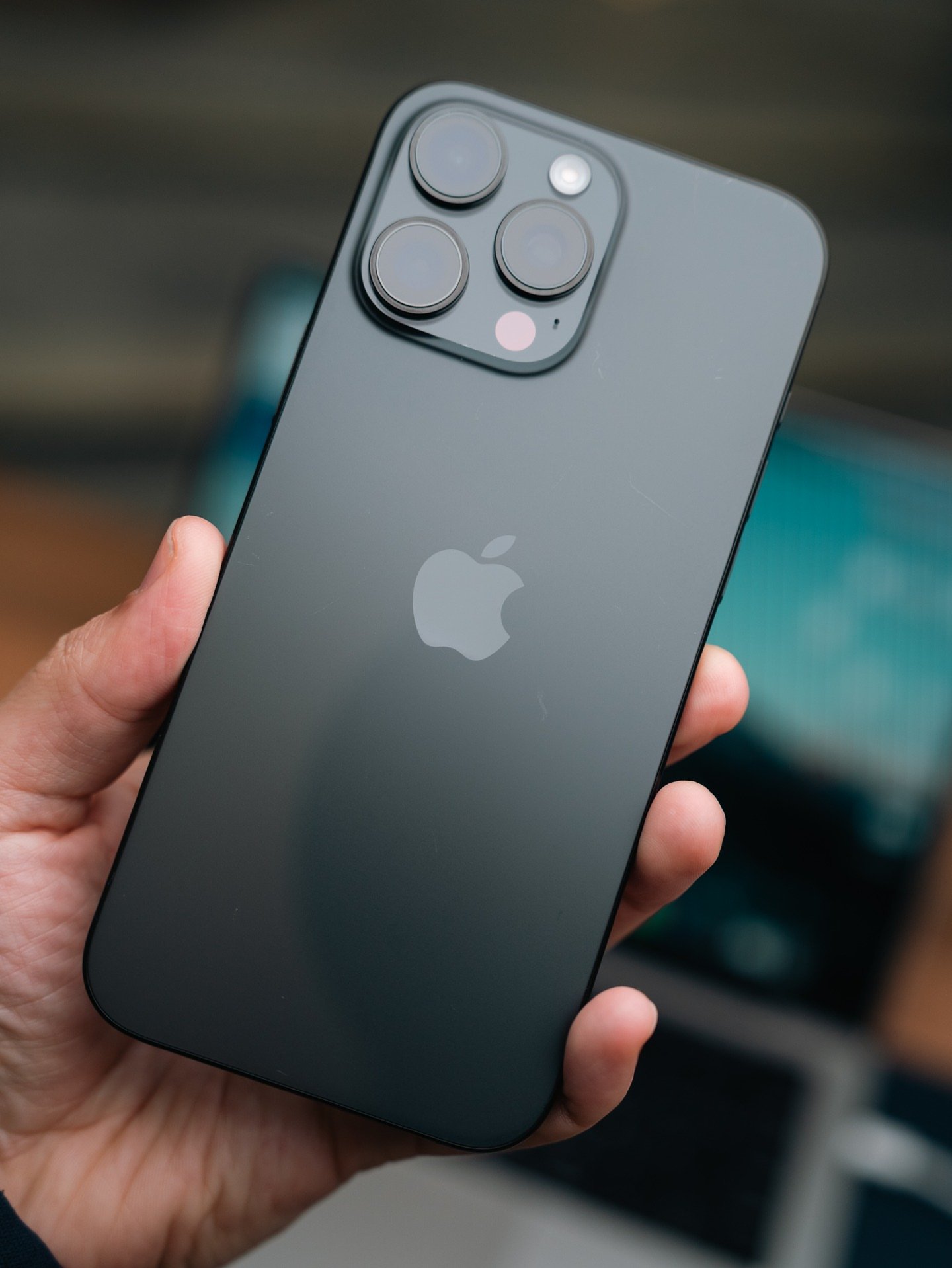 sotochka312-20260202-0208 iPhone 16 Pro Max โ 1TB Black Titanium (Used, Official Replacement, ๐100%) - Image 1