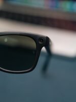 Ray-Ban Meta Wayfarer – Matte Black / Photochromic Black Graphite - Image 2