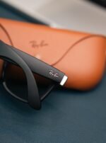 Ray-Ban Meta Wayfarer – Matte Black / Photochromic Black Graphite - Image 3